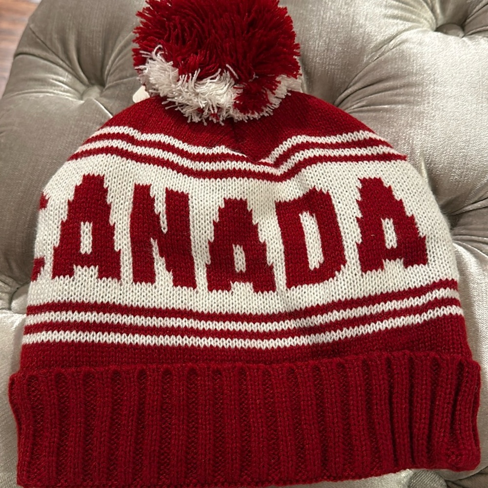 Zoran New hat with ticket - 
100% acrylic warm fleece inside
One size/kids/adult